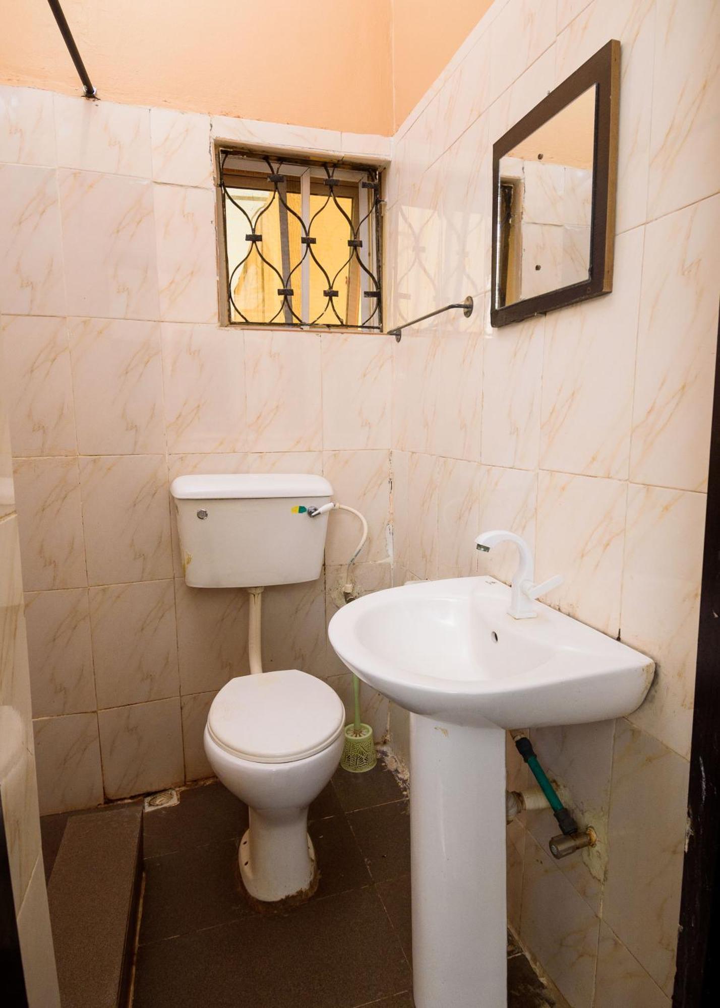 D'Tavern Apartment Ibadan Exterior photo